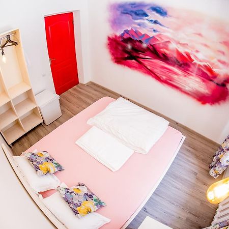 West Point Soul Hostel الماتي المظهر الخارجي الصورة